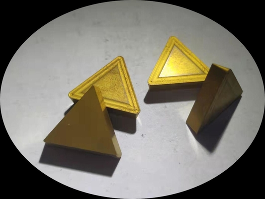 Clip en color de oro cementado de las herramientas de corte del carburo YBM251