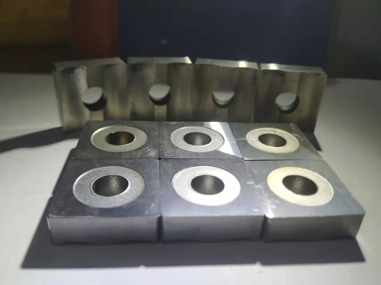 MPa 1960 de las cuchillas de corte del torno del CNC de YS2T semi que acaba con el agujero redondo